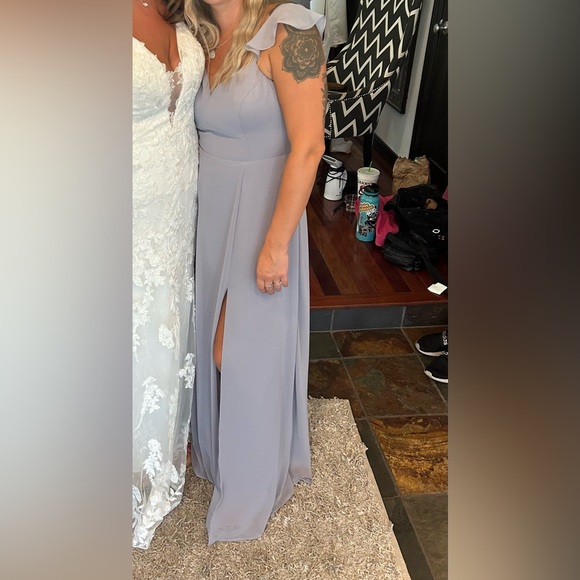 Formal dress - Picture 3 of 3